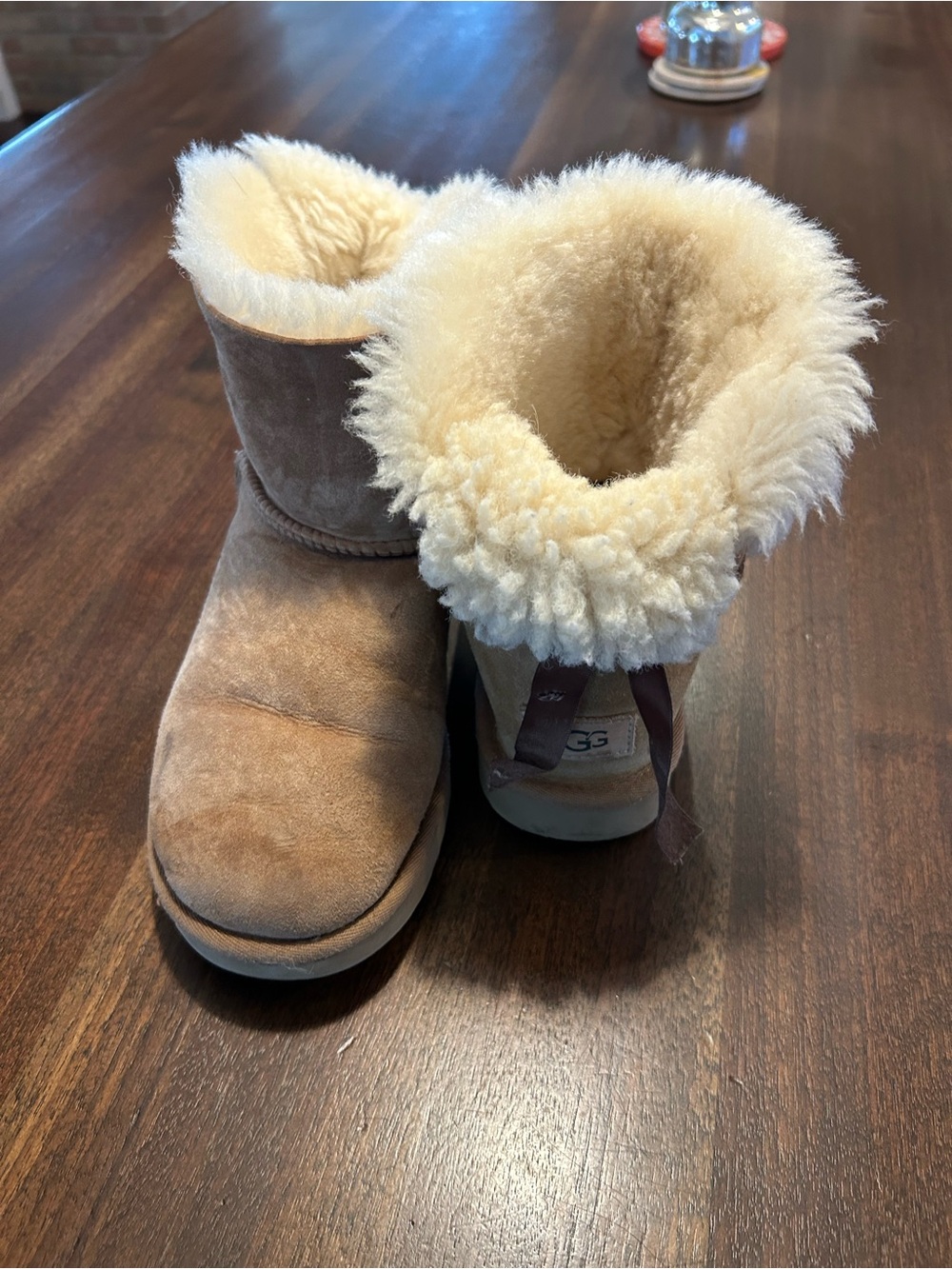UGG Classic Mini II Back Bow Boots – Chestnut Suede & Plush Shearling